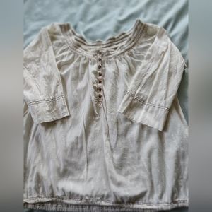 Ladies MAURICES Lightweight Pullover Blouse  Size Medium Smoke free home